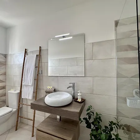 7 Moons Solo Adultos San Bartolomé